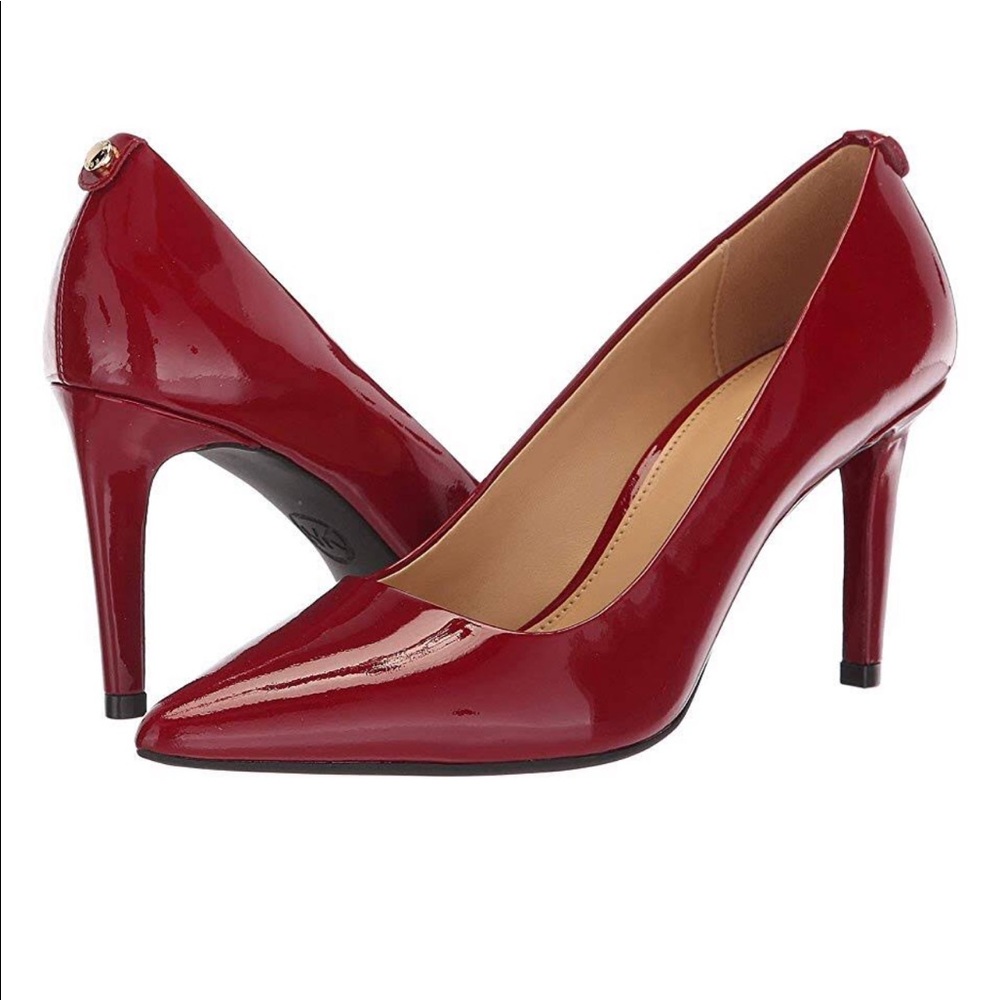 NWOB MICHAEL MK Flex patent leather pumps